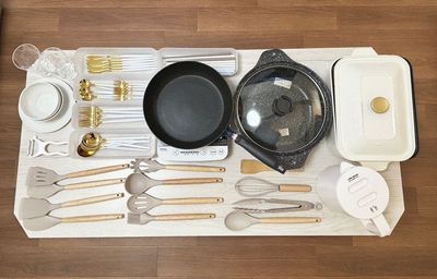 充実した調理器具と食器類！ - ルームルーム池袋 【ルームルームB池袋5分】NewOpen✨地域最大60TV📺の室内の写真
