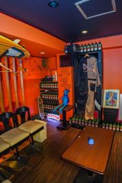 2階手前のスペース🌴 - ROCKER'S BEACH HOUSE カラオケ歌い放題無制限🎤😁心斎橋、難波エリアから徒歩数分‼️の室内の写真