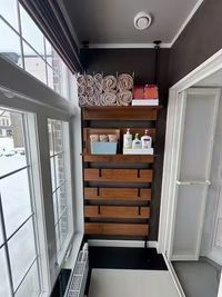 丘の詩「美瑛テラス」 美瑛中心地・景観条例地区駅前通り沿いにある大型レンガ造り邸宅１Fの室内の写真