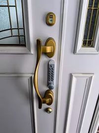 丘の詩「美瑛テラス」 美瑛中心地・景観条例地区駅前通り沿いにある大型レンガ造り邸宅１Fの入口の写真