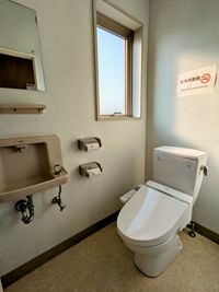 トイレ (男女別) - 松山電算ビル  貸し会議室の設備の写真