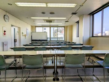 日当たりも良く開放的な会議室！ - 松山電算ビル  貸し会議室の室内の写真