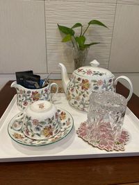無料の紅茶＆緑茶のご用意もございます。 - GOLD 平町サロンの設備の写真