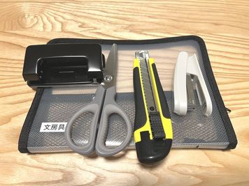 文房具も用意しています♪ - ヒトトキ三田店 ヒトトキ三田店　24H利用可能なマルチスペース🏠の室内の写真