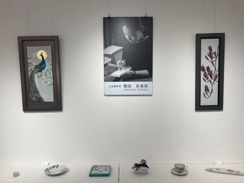 個展のイメージです。 - Gallery SOUVIN 個展や展示会での販売、スタジオ撮影のレンタルスペースです。の室内の写真