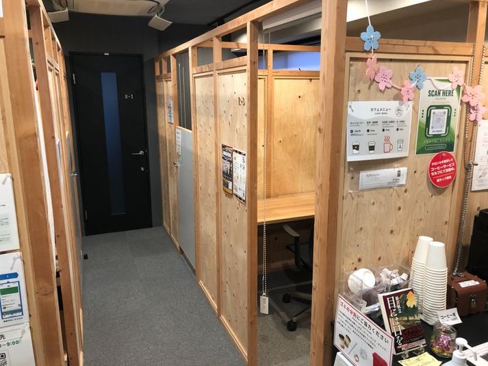 【R-3】格安!1名_スクリーン付き個室ブース_神戸駅前スキマ - 神戸駅前コワーキングスペース Suki_ma(スキマ)