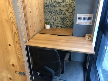 広々デスク鍵付き窓あり個室！/100円でコーヒー/高速WIFI/集中できる環境/自習室として！ - 神戸駅前コワーキングスペース Suki_ma（スキマ）