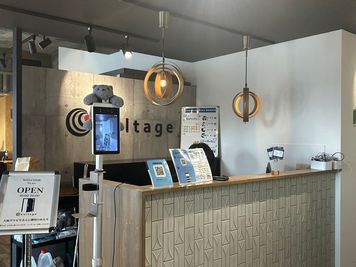 スタッフ常駐の受付 - Voltage名古屋 金山駅徒歩1分の貸し会議室の設備の写真