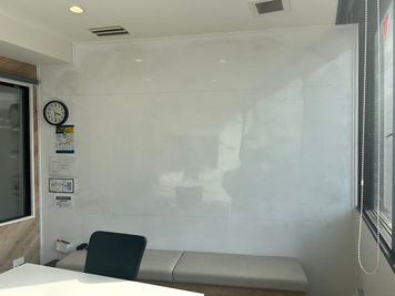 ホワイトボード - Voltage名古屋 金山駅徒歩1分の貸し会議室の室内の写真