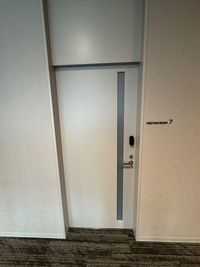 YUI NOS 貸し会議室【Room(7)】の入口の写真