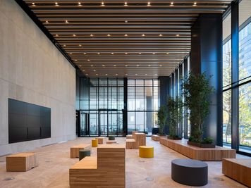 施設エントランス部分の写真です - YUI NOS 貸し会議室【Room(1)】の室内の写真