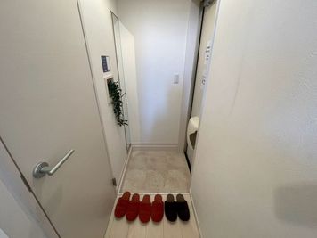 東松戸駅付近にあるスペースです✨
会議や撮影利用に人気です📸 - Relax room 東松戸 Relax room 東松戸｜会議・作業✨撮影利用📸の室内の写真