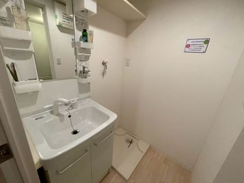 東松戸駅付近にあるスペースです✨
会議や撮影利用に人気です📸 - Relax room 東松戸 Relax room 東松戸｜会議・作業✨撮影利用📸の室内の写真