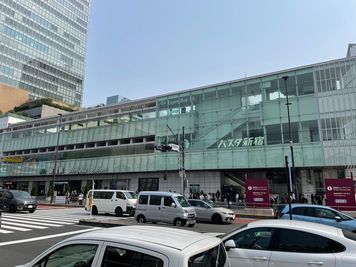 新宿駅甲州街道改札からも行けます - THビル1階Aルーム 多目的スペース（会議室、教室）のその他の写真