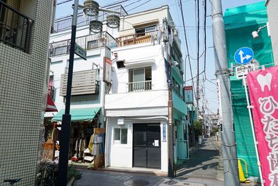 3階建て一棟貸しです。外観写真です。
入口は建物側面です。 - QT mongo QT mongo なんでもできるレンタルスペース！の室内の写真
