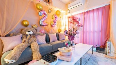 Welcome!! ピンクを基調とした内装の貸切スペースです。 - 【ポップ名古屋】 名駅徒歩5分  | 24h利用可能｜高性能プロジェクター[72]の室内の写真