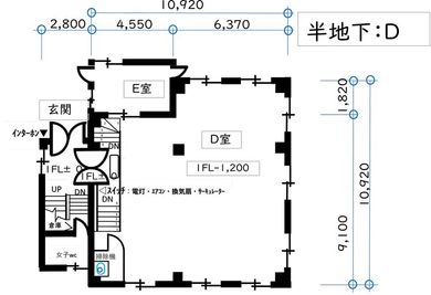 三島カルチャー貸会議室・貸会議室 【D室】半地下ダンス 武道。広さ幅10㍍✖10㍍。２面鏡の室内の写真