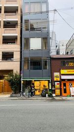 濃いグレーのビルの2階です⭐︎ - シェア　アトリエ　サルム share atelier SALMの外観の写真