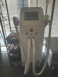 業務用脱毛マシン完備【脱毛サロン】 脱毛マシン&電動式ベッド完備【脱毛シェアサロン】の室内の写真