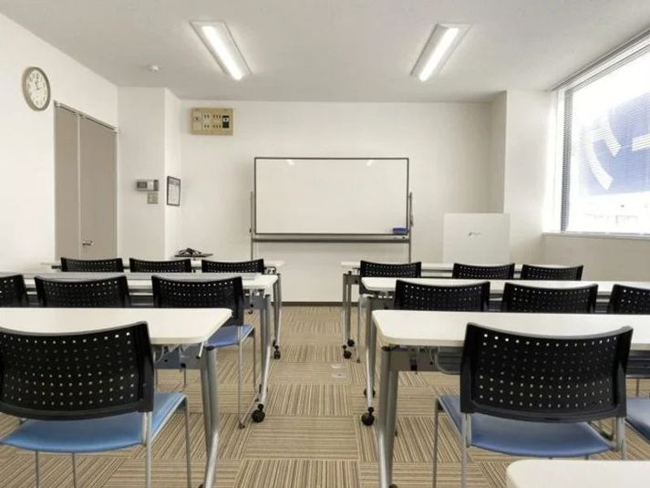 6B - オフィスパーク伏見サカエ22会議室