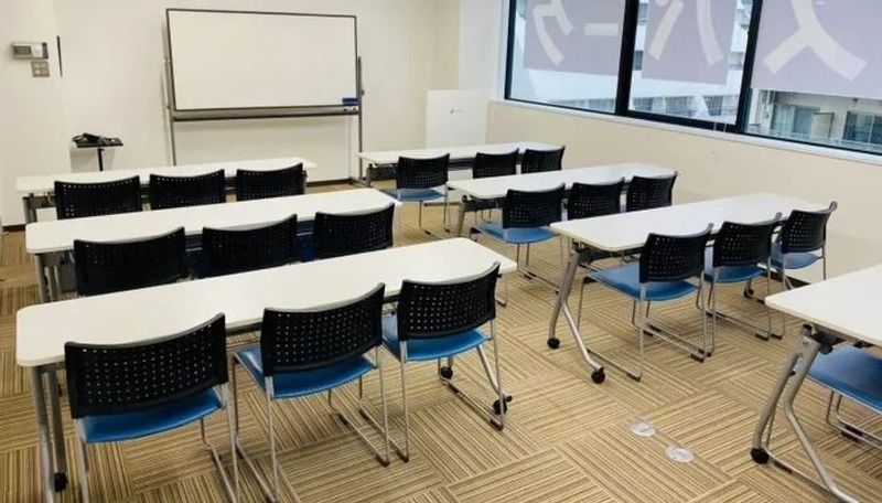 6B - オフィスパーク伏見サカエ22会議室