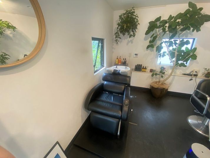 隠れ家コンパクトサロン - 落ち着いた雰囲気のコンパクトサロン