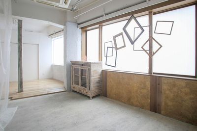 窓から自然光が入る明るい空間です - STUDIO KNOT (ノット) STUDIO KNOT（ノット）の室内の写真