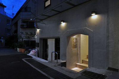 暗くなるとこんな感じ。 - 元町.Kait  元町.Kait 302号室の外観の写真