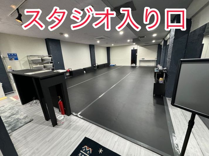 玄関からの写真です。 - 南林間駅徒歩２分！100平米超えの広々スペース！ 駅近で100平米を超える多目的スタジオ！の室内の写真