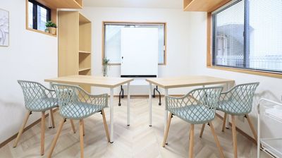 東大前｜貸し会議室 集中できる静かな空間で会議も快適✨️アクセス良好な少人数向け空間の室内の写真