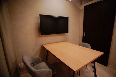 カウンセリングルーム
収容人数4人 - 脱毛・セルフホワイトニングサロン　RE レンタルサロン　ベッド付き個室ルーム【cinq】の設備の写真