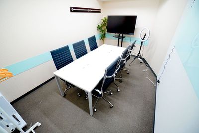 ＜スカイラークビル4階小貸会議室 Room3＞小田原駅徒歩1分🚃6名収容🪑Wi-Fi📶会議/商談/面接/ZOOM - 【スカイラークビル貸会議室】