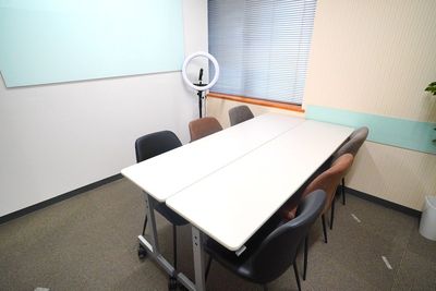 【スカイラークビル貸会議室】 スカイラークビル4階小貸会議室 Room8の室内の写真