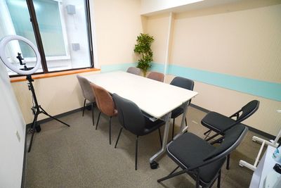 【スカイラークビル貸会議室】 スカイラークビル4階小貸会議室 Room8の室内の写真