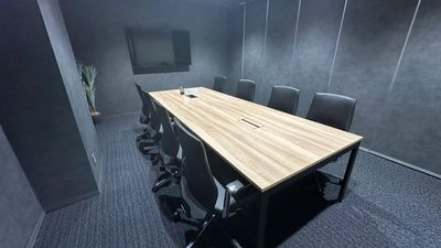 <芝浦ふ頭駅徒歩3分｜8名用会議室A>65インチの大型モニター完備◎会議やワークショップに最適✨ - いいオフィス芝浦byヨコソーレインボータワー