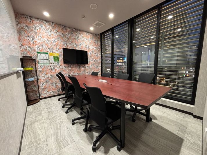 いいオフィス錦糸町 8名会議室（Room B）の室内の写真