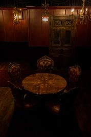 Studio Rosarium 2F「シュヴァルツヴァルトの獣」の室内の写真