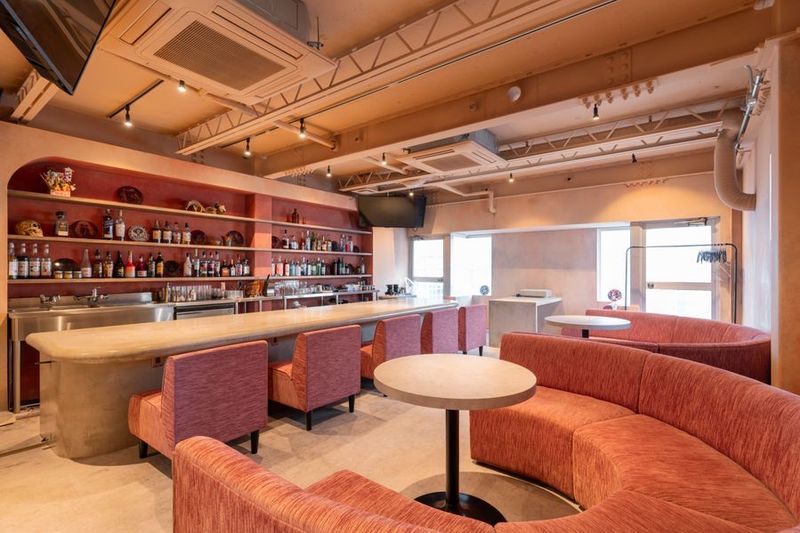 渋谷駅付近のおしゃれなBARです✨
撮影等のご相談も多く頂いております📸 - Relax BAR 円山町 Relax BAR 円山町｜イベント・撮影利用📸の室内の写真