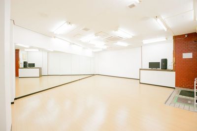 【4月1日以降はこちらから！】ジャンプOK！演奏OK！【高速長田駅1分】防音施工済み地下スタジオ！7m幅大型ミラー - 長田スタジオ（旧名 和らぼ長田スタジオ）