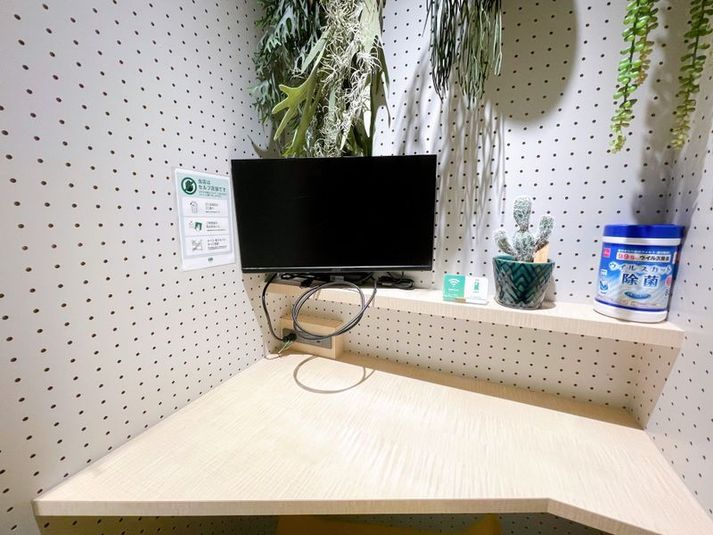 【半個室（ロールカーテン）】ブースNo.２ - いいオフィス津田沼 by MACHI DESK