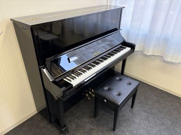 アップライトピアノ　YAMAHA　YU33 - 高陽センター ピアノ練習室 S3の設備の写真