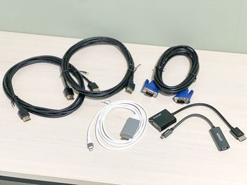 貸し会議室ユニエル三島 【三島駅徒歩4分】綺麗な完全個室！備品全て無料！貸し会議室三島Bの室内の写真