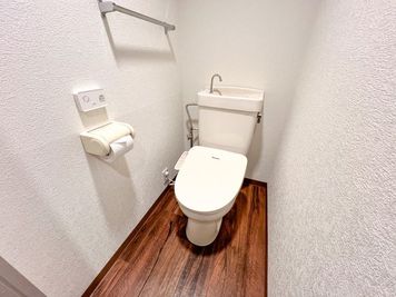 貸し会議室ユニエル三島 【三島駅徒歩4分】綺麗な完全個室！備品全て無料！貸し会議室三島Bの室内の写真