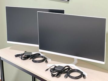 貸し会議室ユニエル三島 【三島駅徒歩4分】綺麗な完全個室！備品全て無料！貸し会議室三島Bの室内の写真
