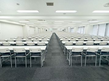 スタンダード会議室　五反田ソニー通店 3階ホール(MAX)の室内の写真