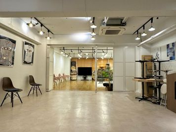 室内入口側から見た室内 - 渋谷セレクトスペース 渋谷セレクトスペース（控え室３部屋完備）の室内の写真