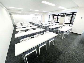 スタンダード会議室　新宿ガーデン店 3階B会議室の室内の写真