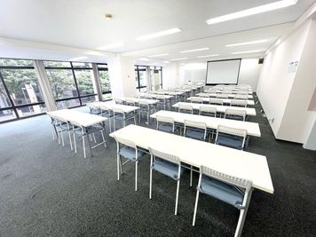 スタンダード会議室　新宿ガーデン店 3階B会議室の室内の写真