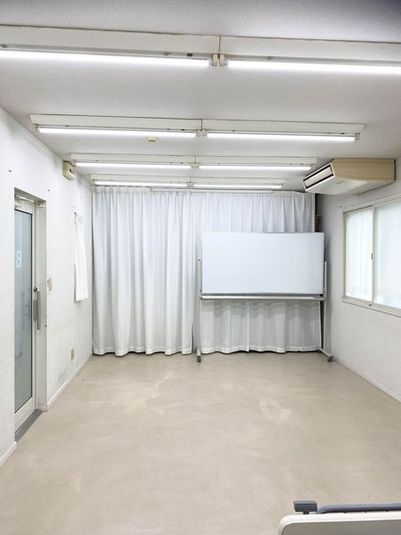 B室-２階-会議、教室【平塚駅 徒歩1分、貸会議室30年の実績】 - 三島カルチャー貸会議室・貸会議室