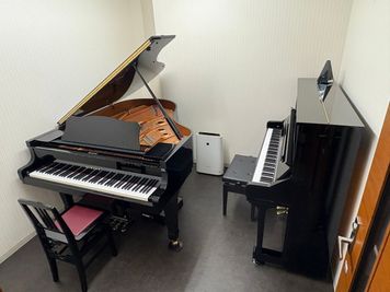 ヤマハミュージック直営教室!グランドピアノとアップライトピアノを設置しています♪ - 高陽センター